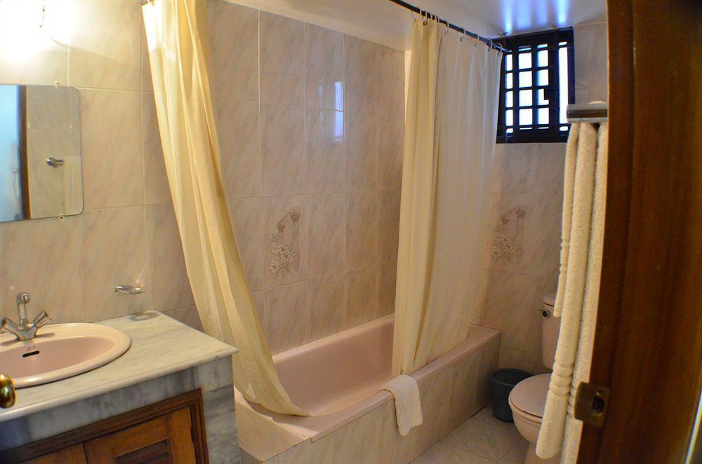 อะเมซอน ลิลลี เรสซิเดนซ์ Hotel ธากา ภายนอก รูปภาพ