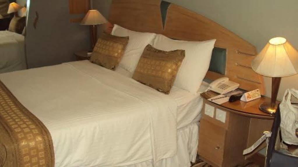 อะเมซอน ลิลลี เรสซิเดนซ์ Hotel ธากา ภายนอก รูปภาพ
